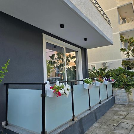 F&J Hotel Σαράντα Εξωτερικό φωτογραφία