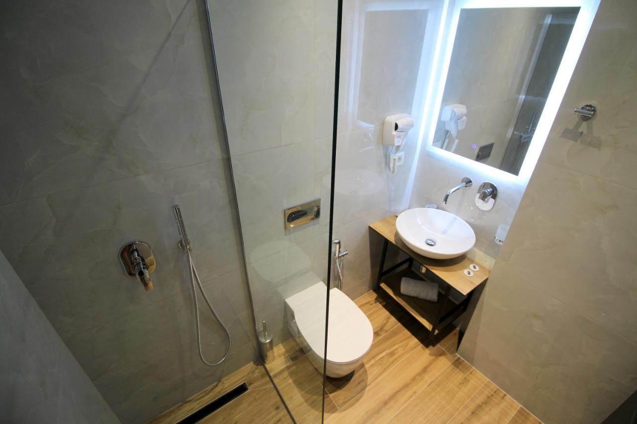 F&J Hotel Σαράντα Εξωτερικό φωτογραφία