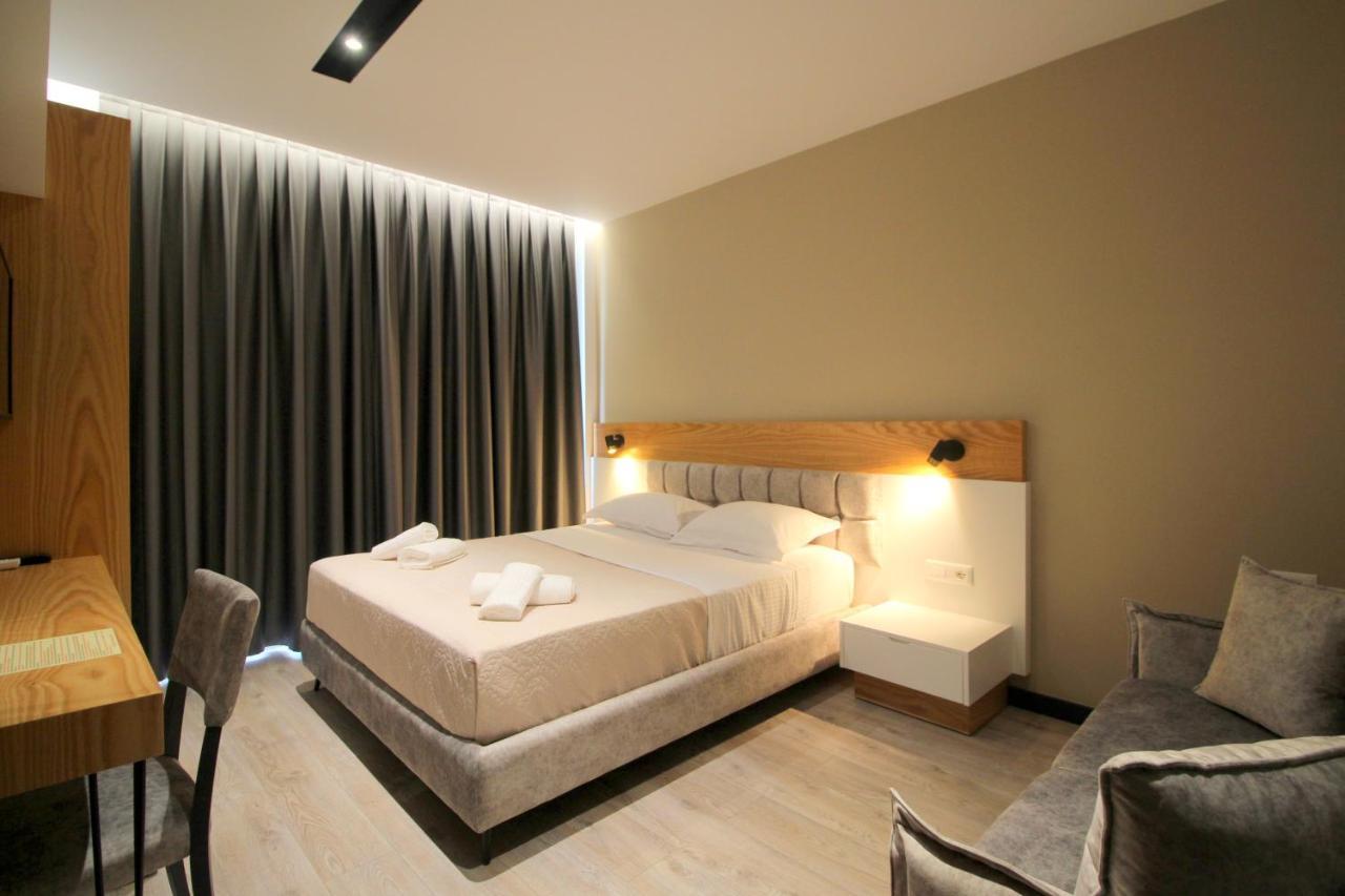 F&J Hotel Σαράντα Εξωτερικό φωτογραφία