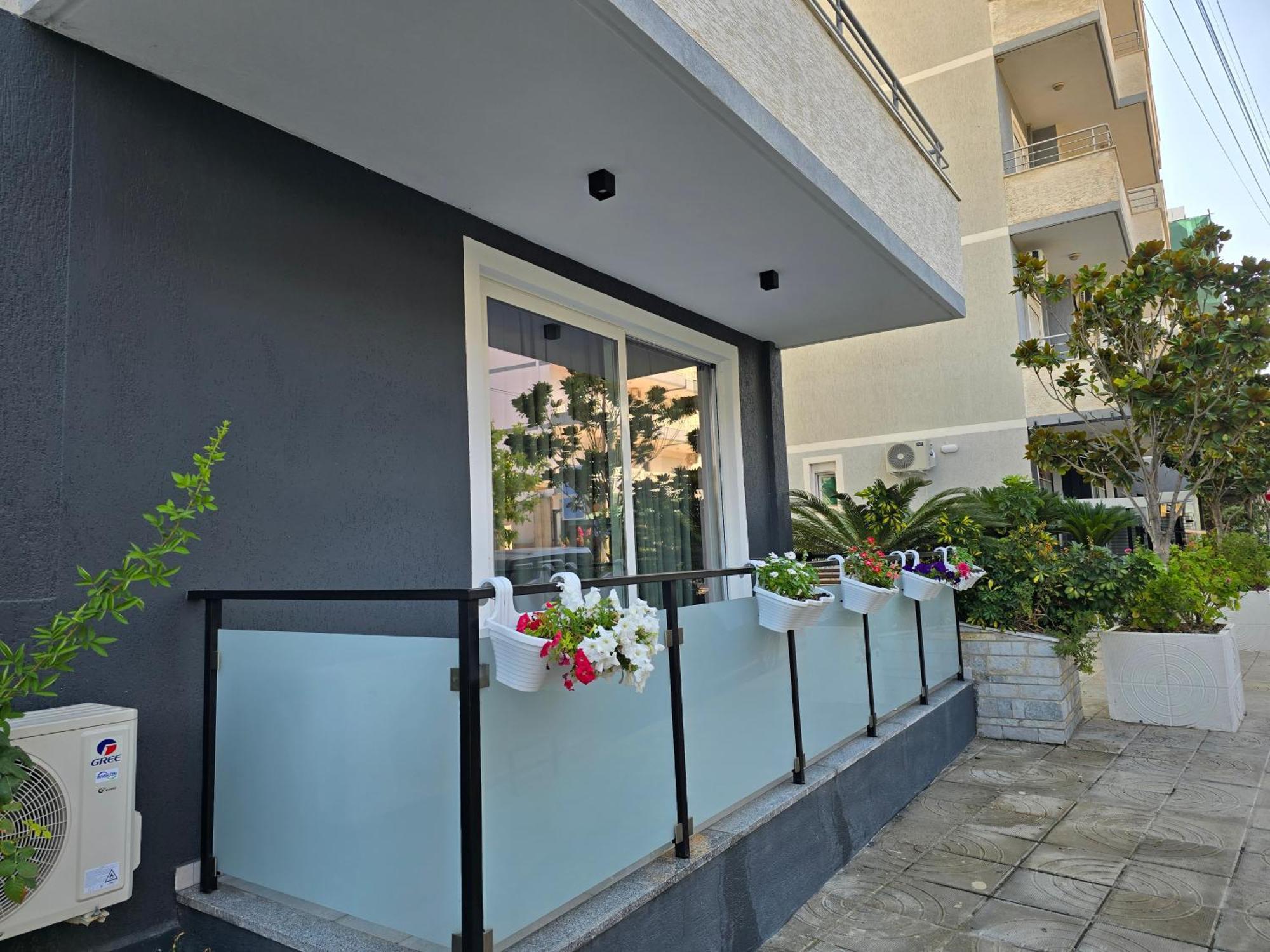F&J Hotel Σαράντα Εξωτερικό φωτογραφία