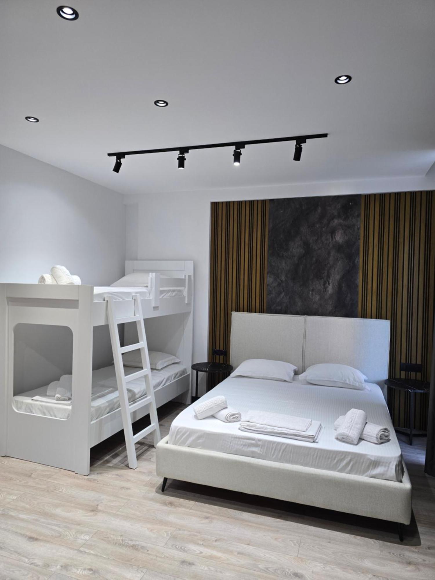 F&J Hotel Σαράντα Εξωτερικό φωτογραφία